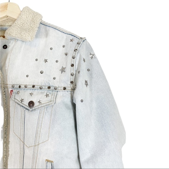 Levi's Big E Ex-Boyfriend Trucker Star Studded Denim Jacket Size XS - Picture 7 of 7